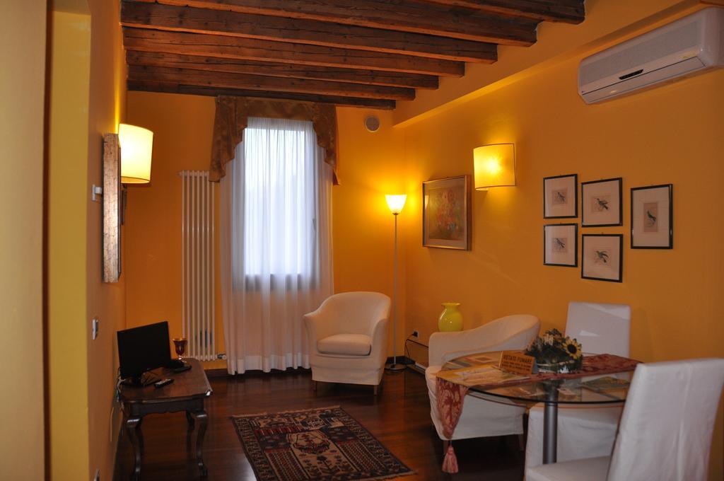 Piazza Nova Guest House Ferrara Pokój zdjęcie