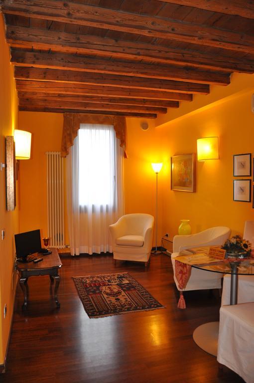 Piazza Nova Guest House Ferrara Pokój zdjęcie