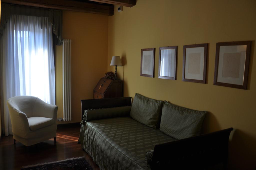 Piazza Nova Guest House Ferrara Pokój zdjęcie