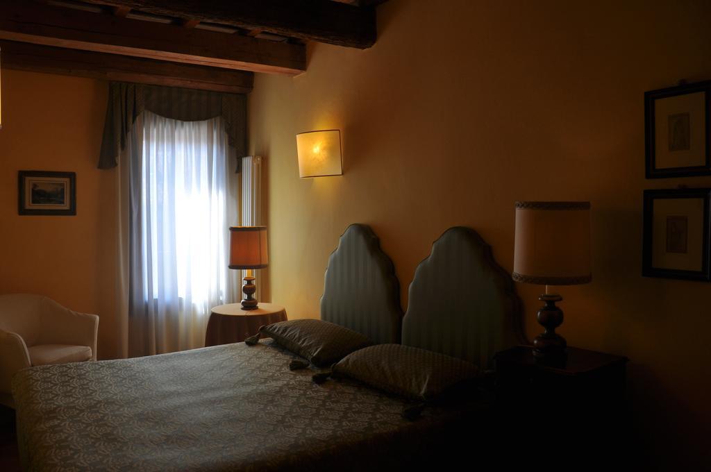 Piazza Nova Guest House Ferrara Pokój zdjęcie